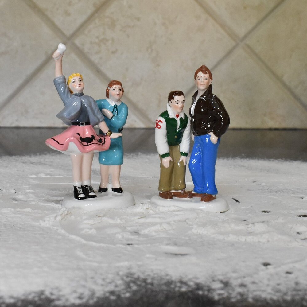 Snow Village START YOUR ENGINES Department 56 2 Piece Accessory